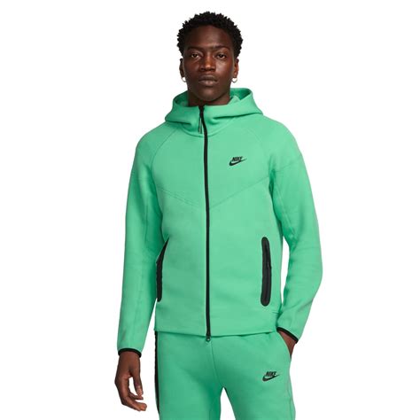 groen nike tech